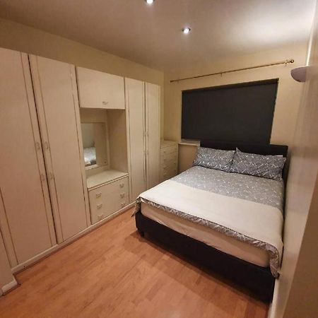 Sav Apartments Watford Уотфорд Екстериор снимка