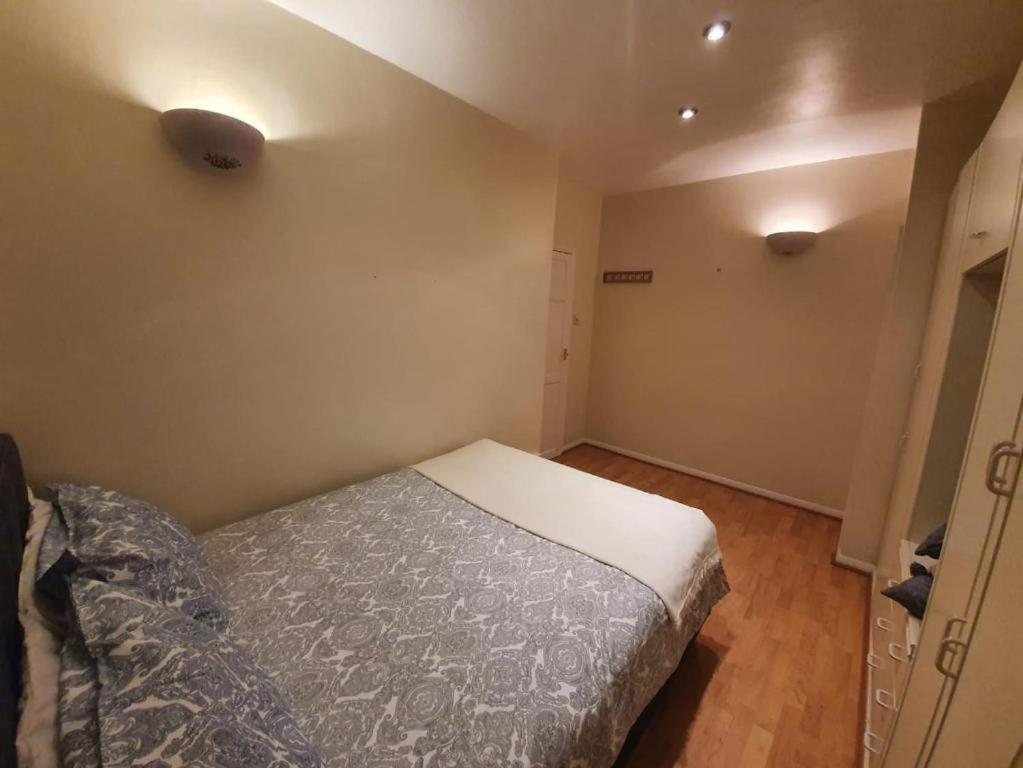 Sav Apartments Watford Уотфорд Екстериор снимка